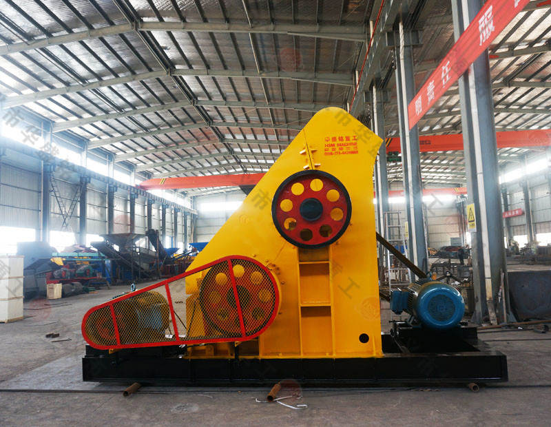 雙級(jí)無(wú)篩底粉碎機(jī)